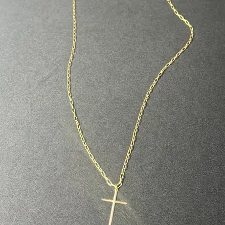 Corrente de ouro fina com pingente de cruz