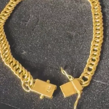 Vídeo: pulseira de ouro de malha dupla com fecho caixa